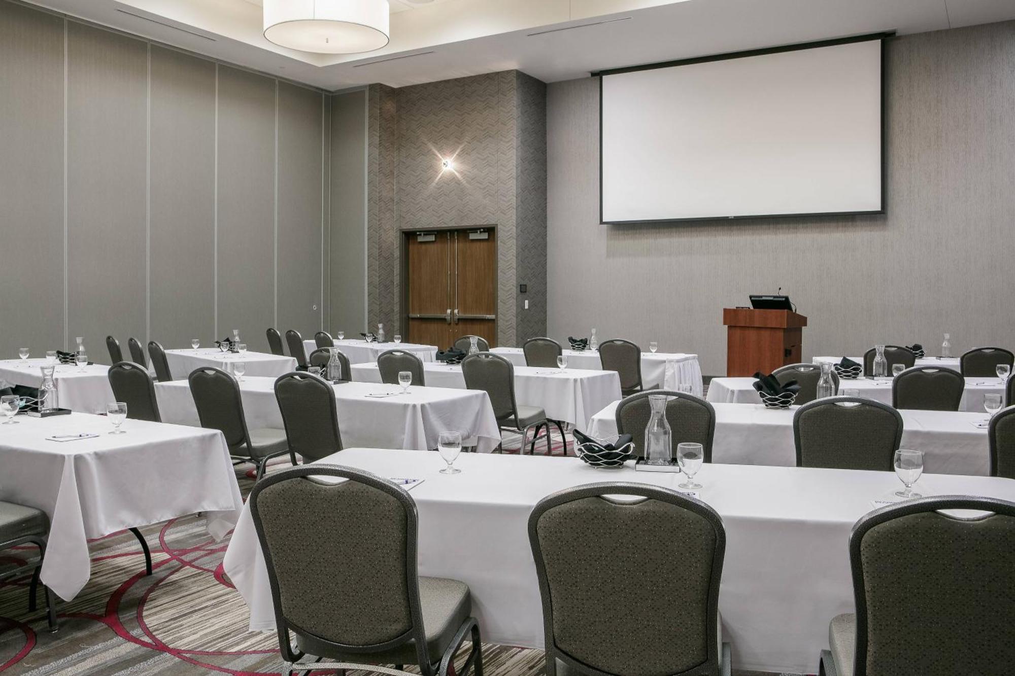 Courtyard By Marriott Omaha Bellevue At Beardmore Event Center Екстер'єр фото
