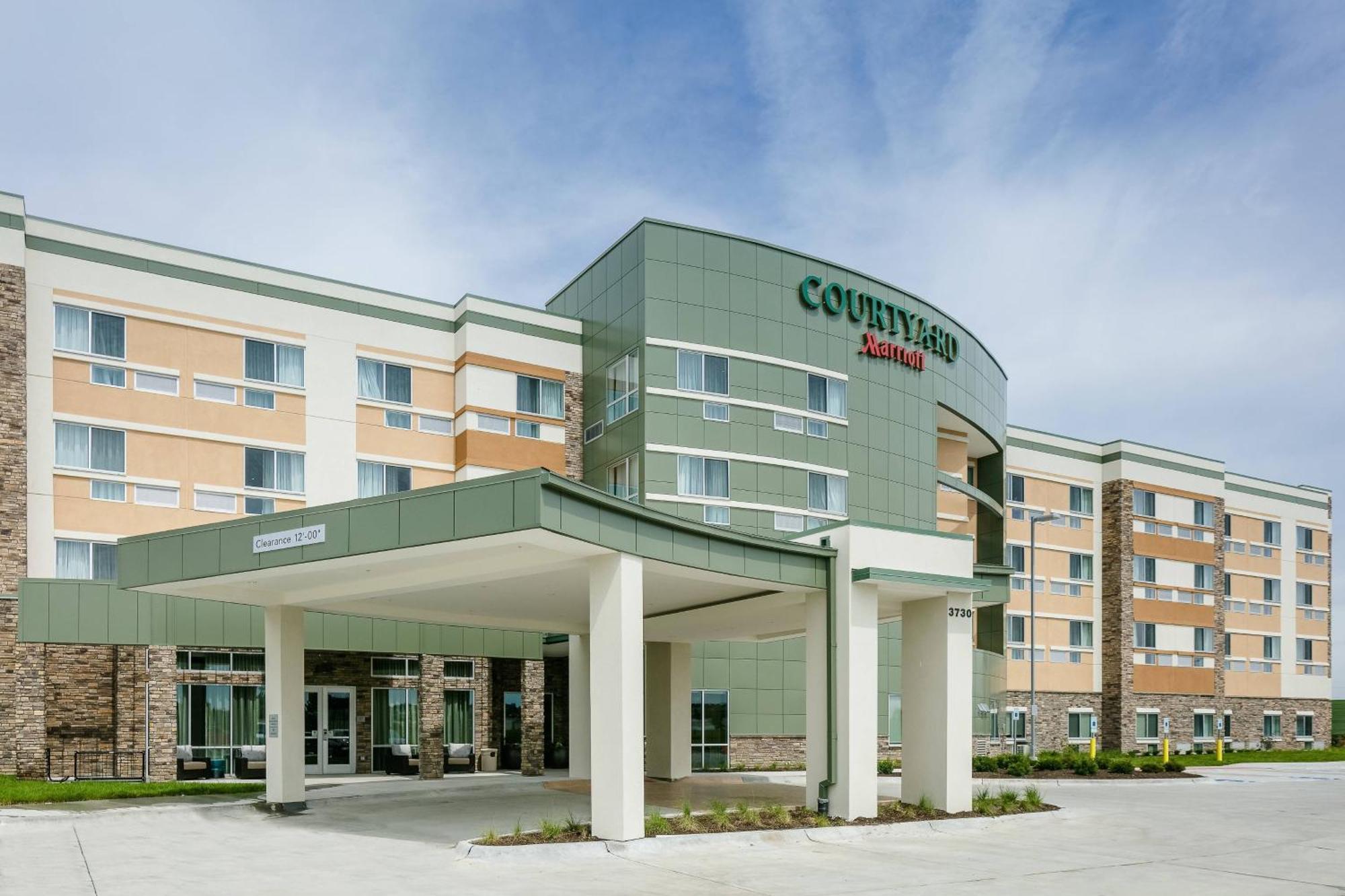 Courtyard By Marriott Omaha Bellevue At Beardmore Event Center Екстер'єр фото
