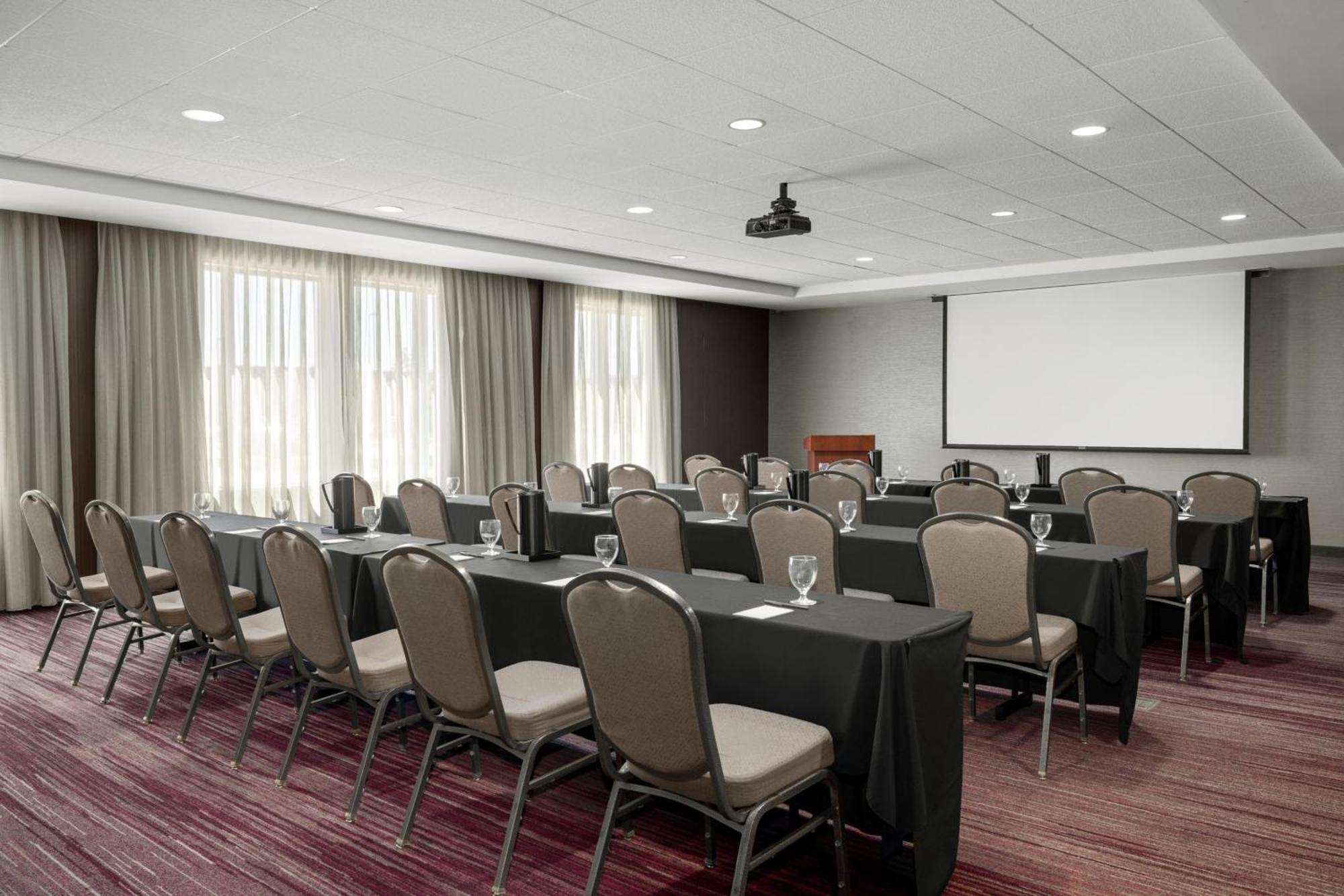 Courtyard By Marriott Omaha Bellevue At Beardmore Event Center Екстер'єр фото