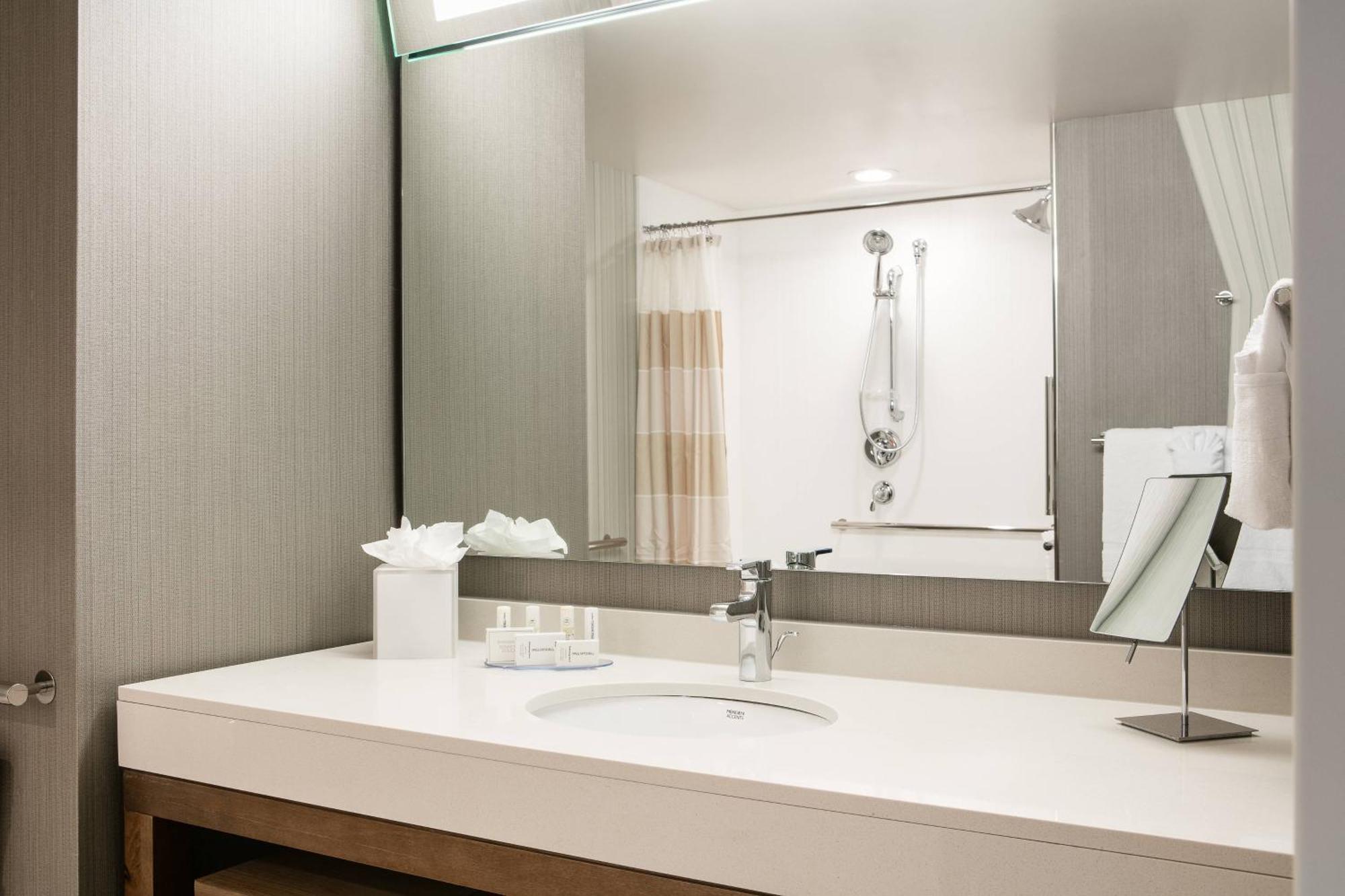 Courtyard By Marriott Omaha Bellevue At Beardmore Event Center Екстер'єр фото