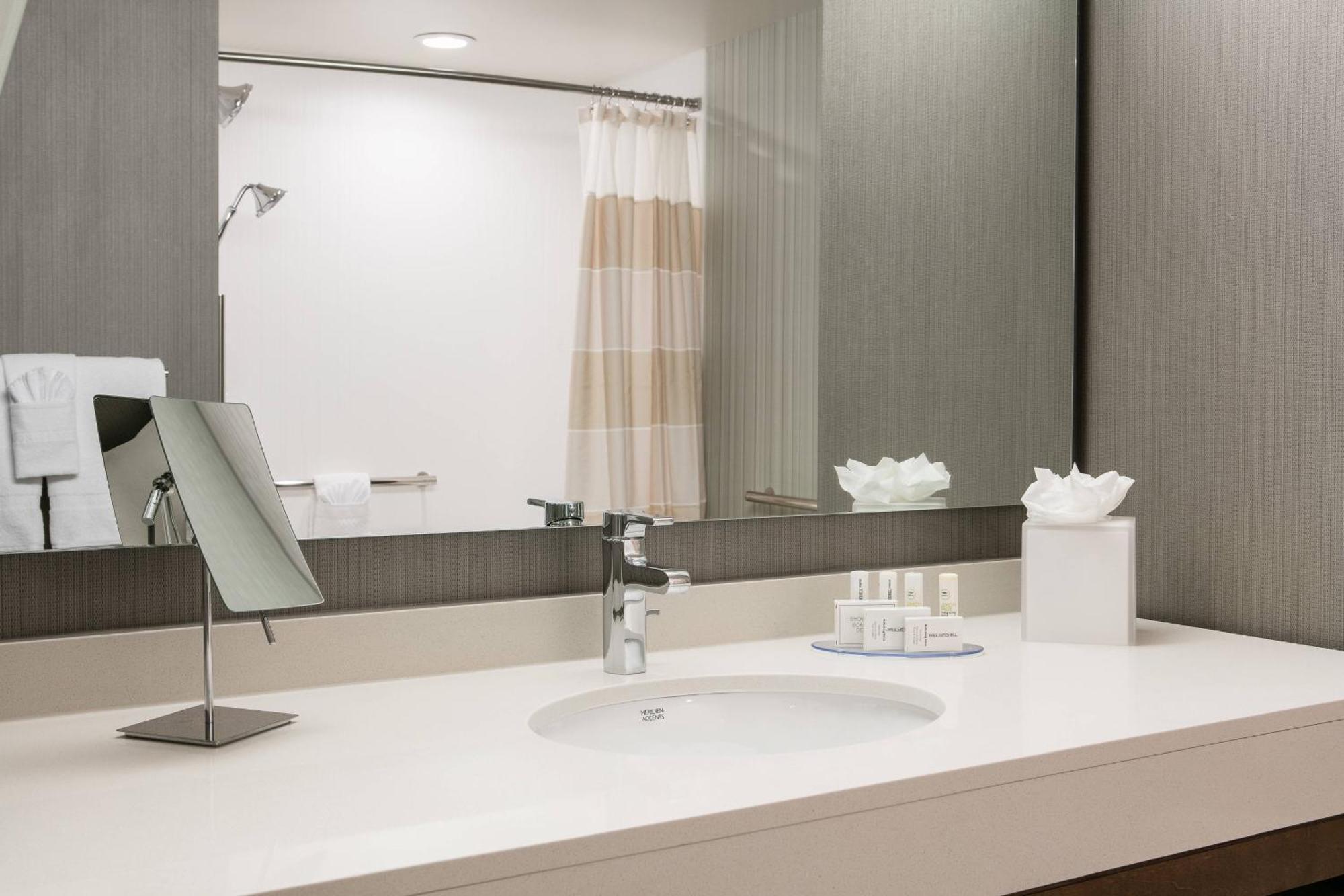 Courtyard By Marriott Omaha Bellevue At Beardmore Event Center Екстер'єр фото