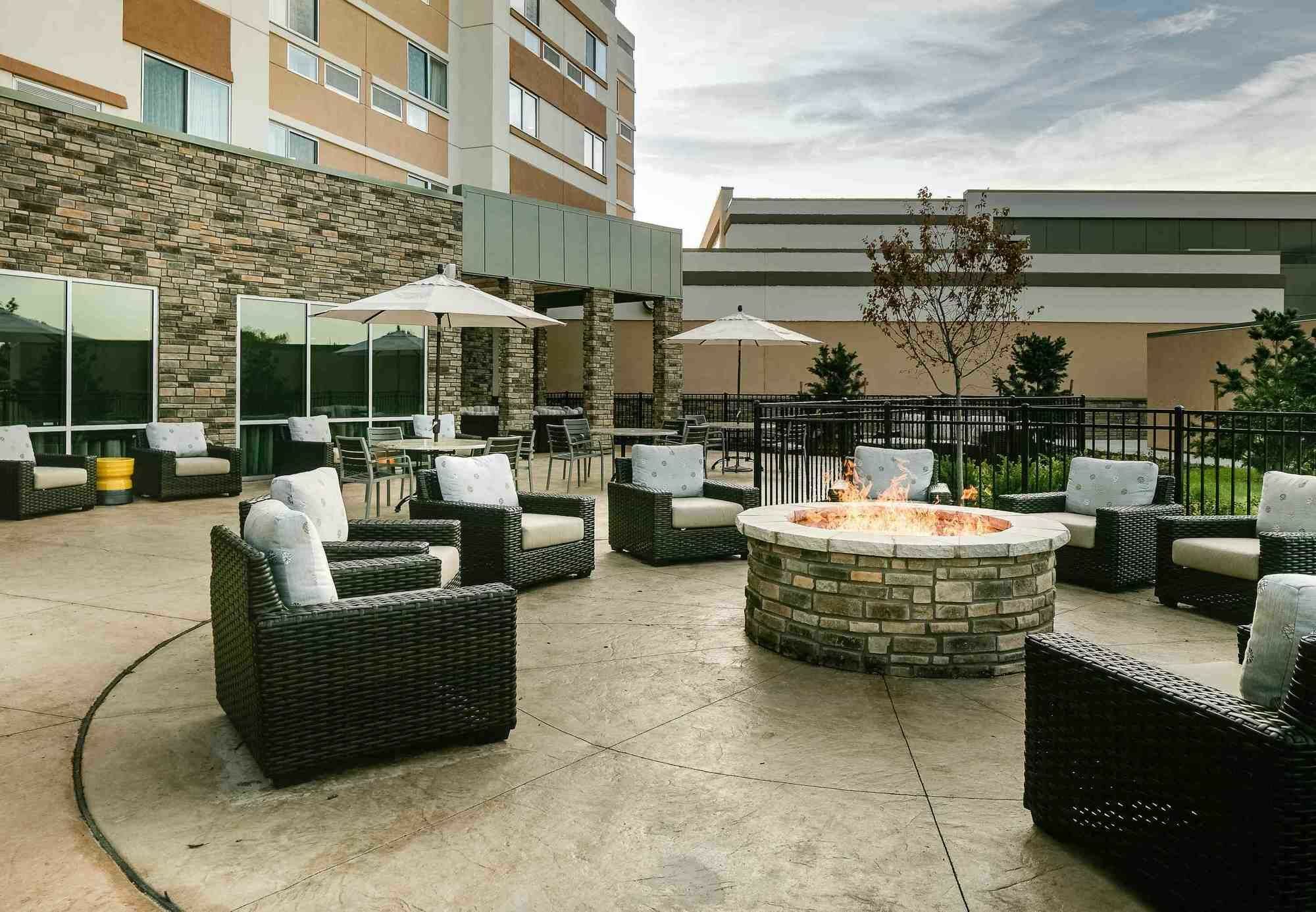 Courtyard By Marriott Omaha Bellevue At Beardmore Event Center Екстер'єр фото